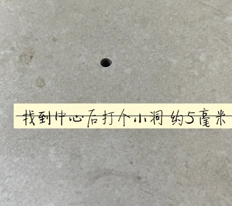 集宁瓷砖空鼓维修公司专业解答在瓷砖铺贴过程中，如果砂料搅拌不均匀，将会带来以下问题